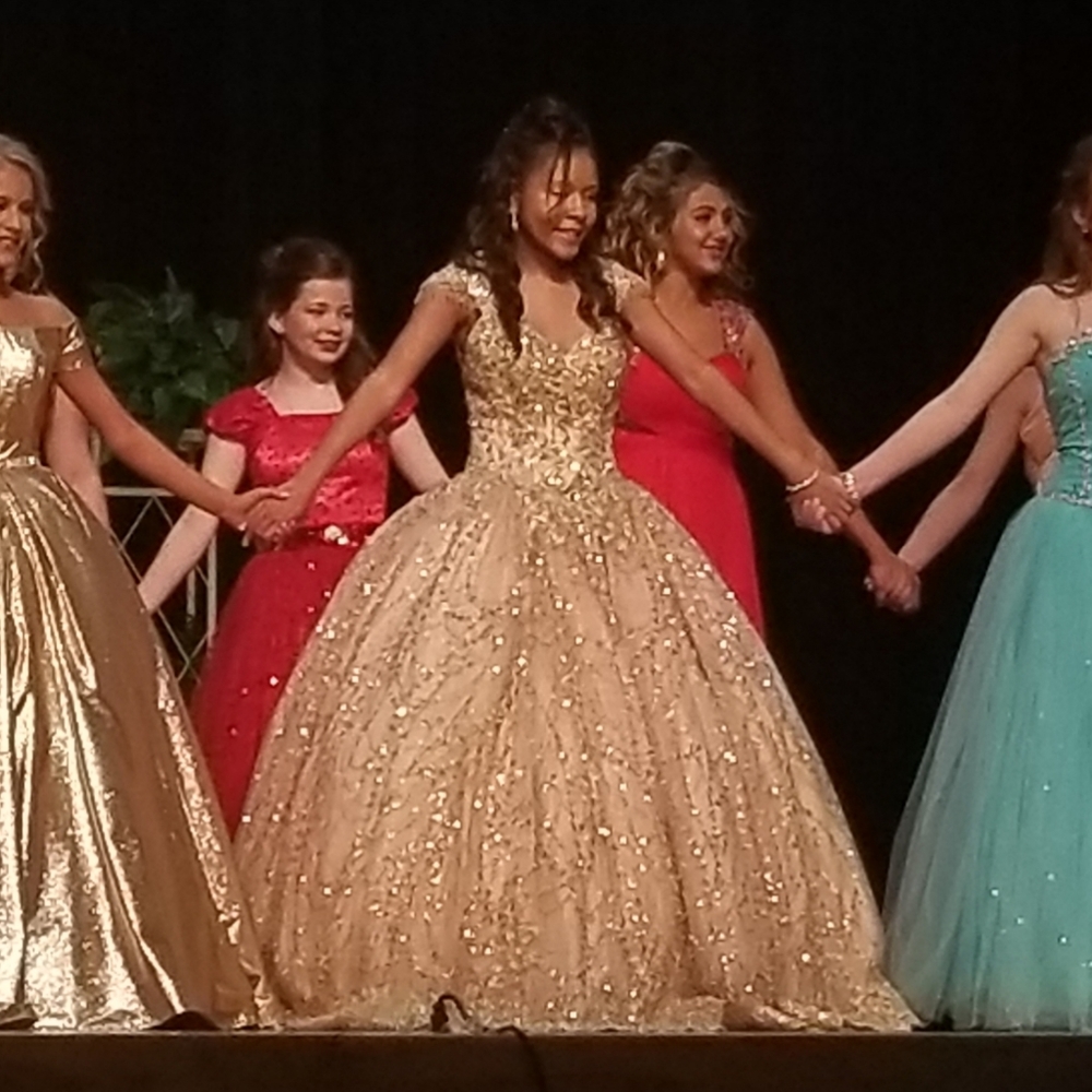 Pageant/ Quinceañera Dress.          Ariana Vara, Rose Gold, size 6